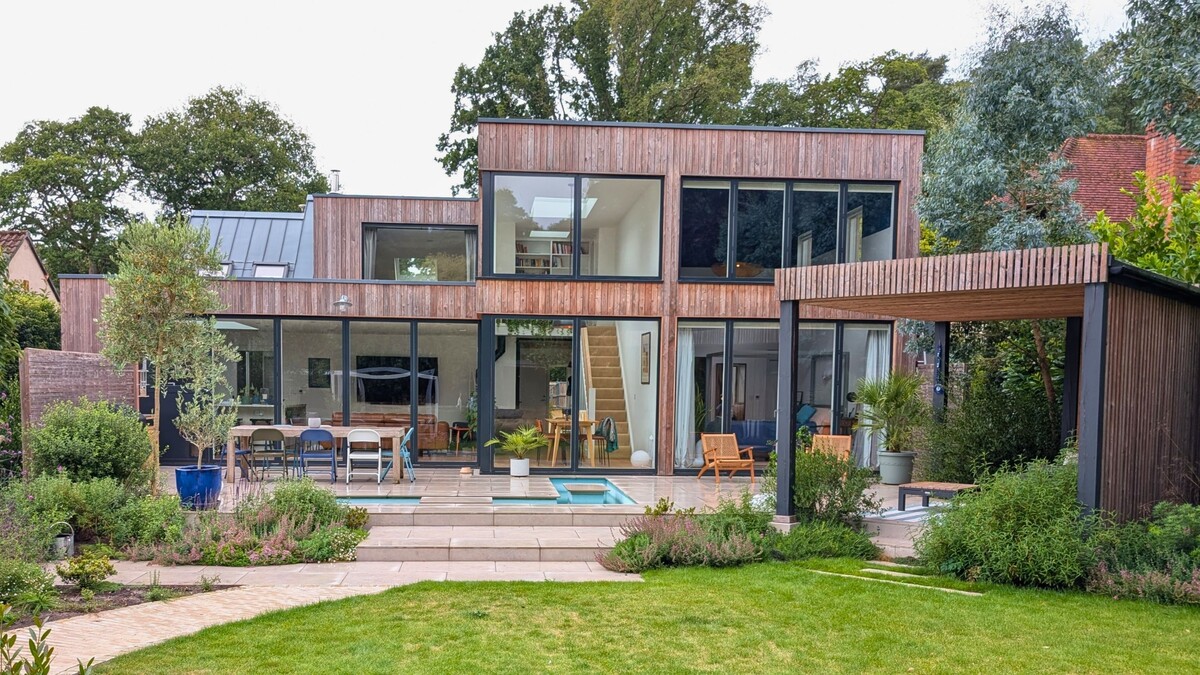 From 3D concept to completion — a contemporary extension enhanced by the addition of a tranquil water feature