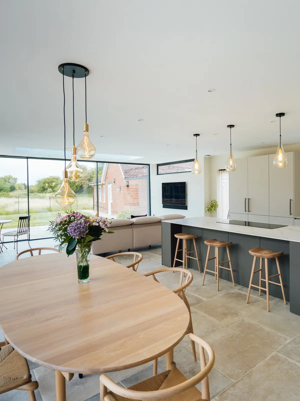 Oxfordshire bankside contemporary extension interior