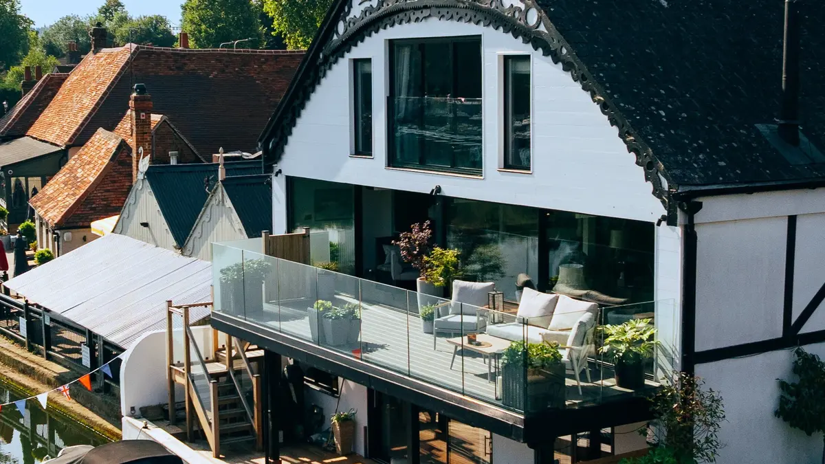 Pangbourne goring the boathouse river thames